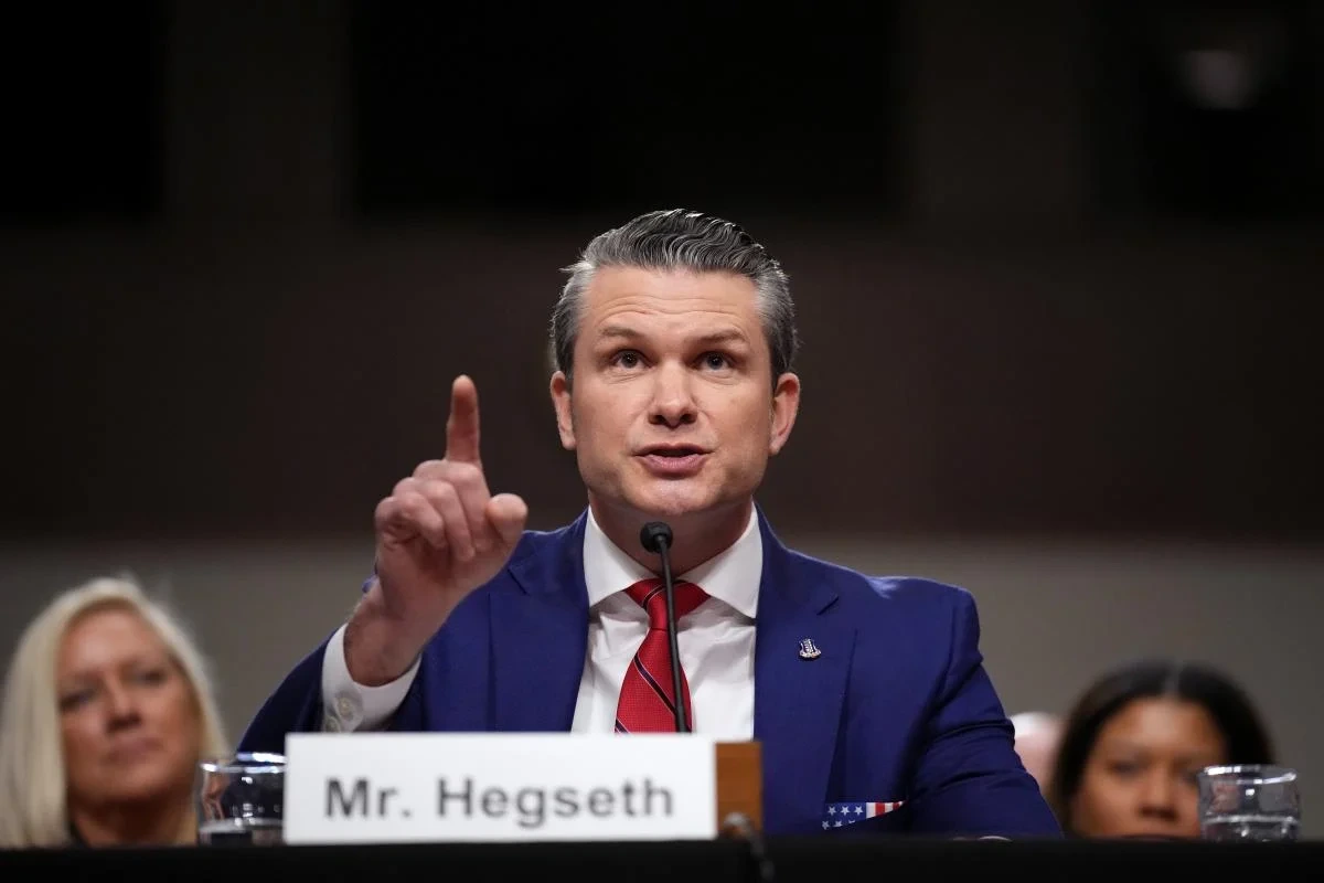 FT: Гегсет намагався інвестувати мільйони в оборонні компанії перед ударом США по Ірану