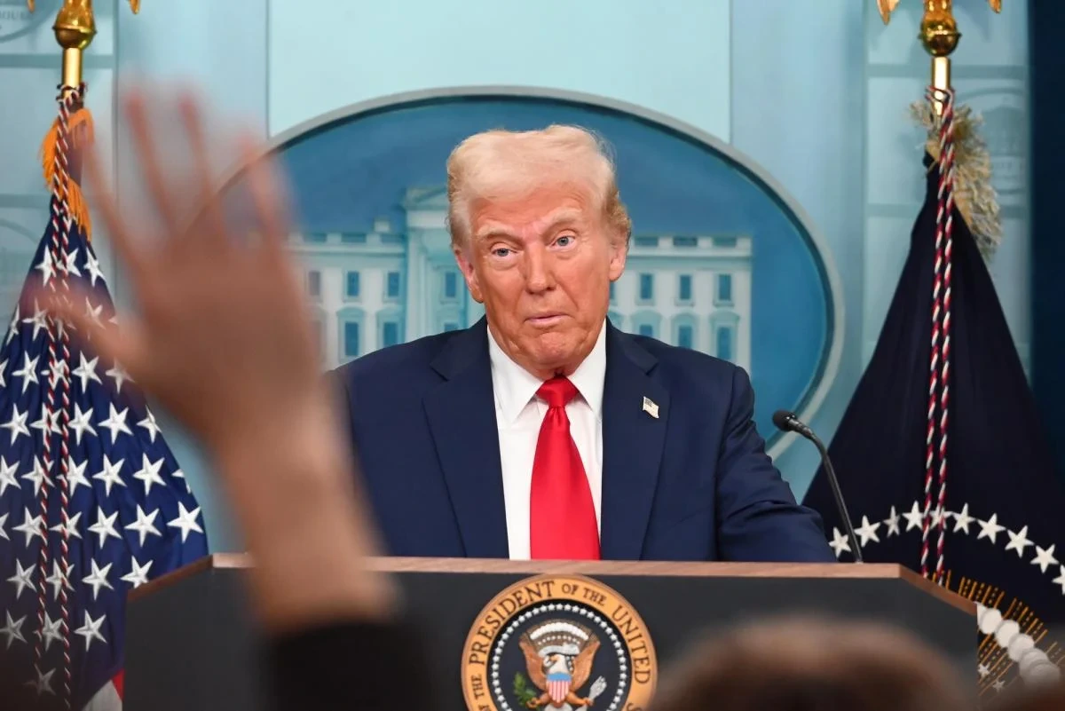 Трамп відповів, чи припинили США ділитися розвідданими з Україною