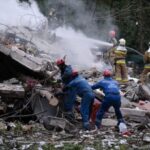 Кількість жертв атаки на Київ зростає: з-під завалів витягнули ще одного загиблого