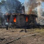 Окупанти з РСЗВ вдарили по Харківщині, спалахнув магазин: п’ятеро людей загинули, є поранені. Фото