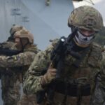 Закидали гранатами у бліндажі: в ЗСУ показали відео взяття у полон росіян біля Торського