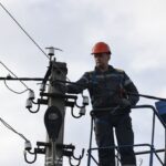 В Україні майже 200 населених пунктів без світла через негоду: де відключення