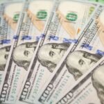 В українських обмінниках готуються до нового курсу: що буде з доларом з понеділка