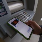 Українці збільшили вклади в гривні і в доларах: рейтинг банків