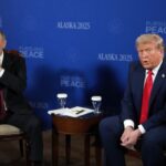 Соромно через питання? Кремль показав зустріч Трампа і Путіна без звуку