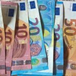 Українці встановили рекорд зі скупки євро: скільки придбали валюти